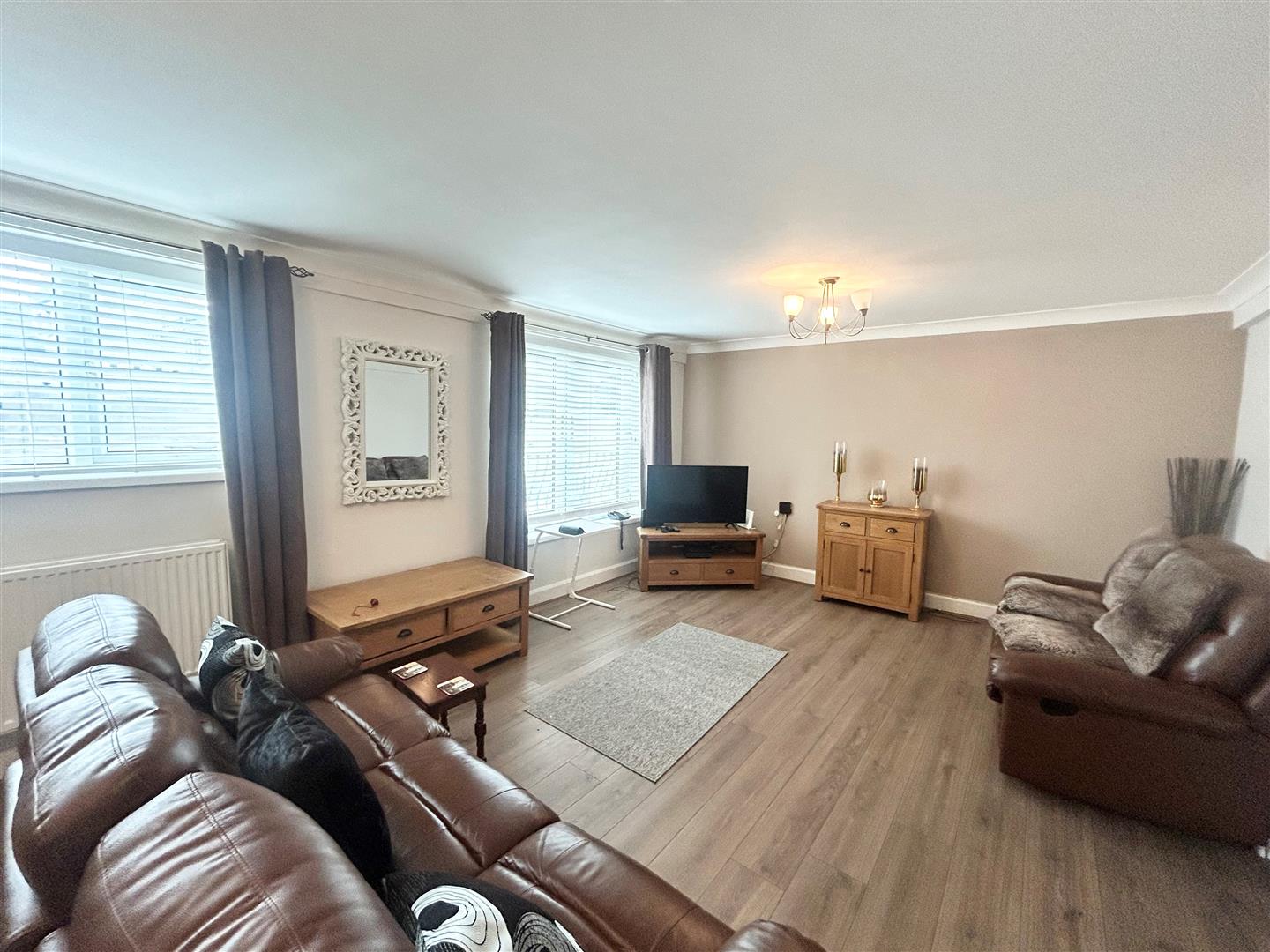 Glenaub House, Old School Road, Porthcawl, Bridgend, CF36 3AW